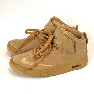 NIKE Air LEBRON Labron James WHEAT Suede (836387-700) Youth Size 3.5Y Sneakers